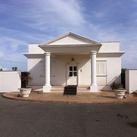 White House Motel Cerveteri Bagian luar foto